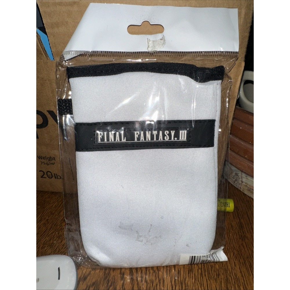 Final Fantasy III 3 Nintendo DS Promo Case Pouch Cleaning Cloth Square Enix NEW